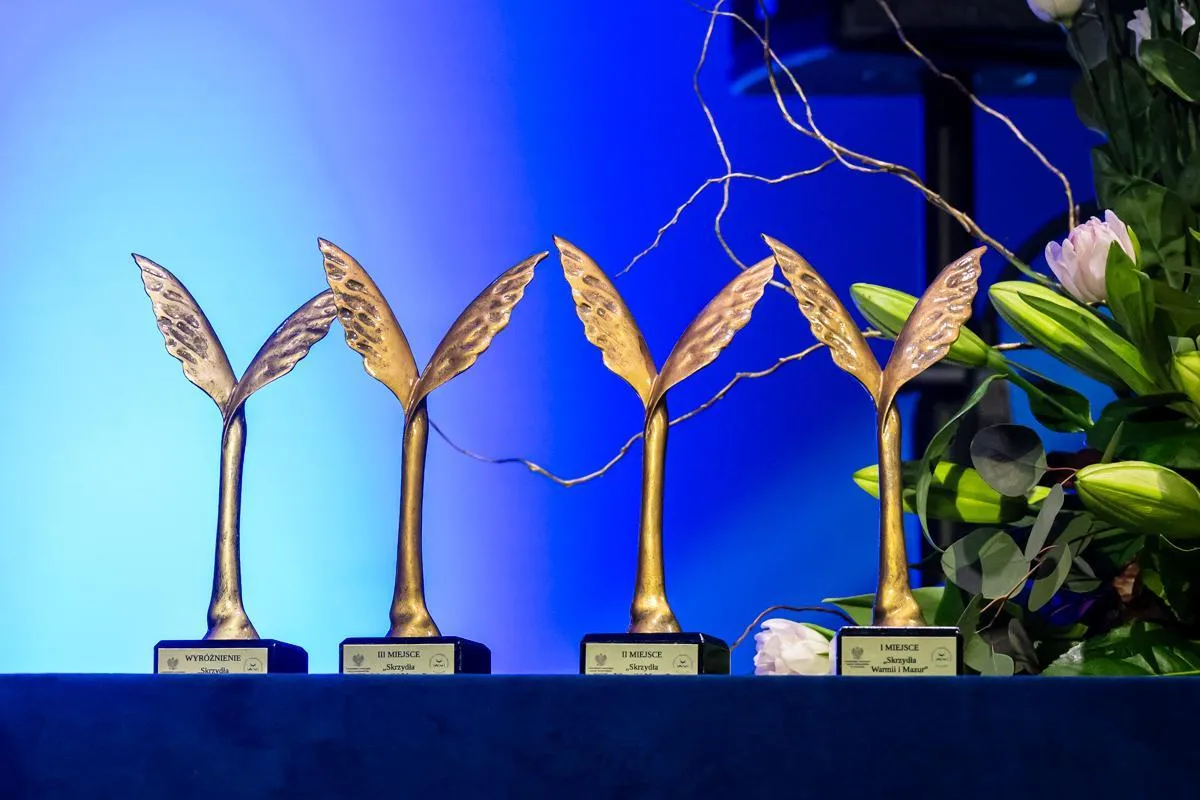 Statuetki z I edycji Skrzydeł Warmii i Mazur