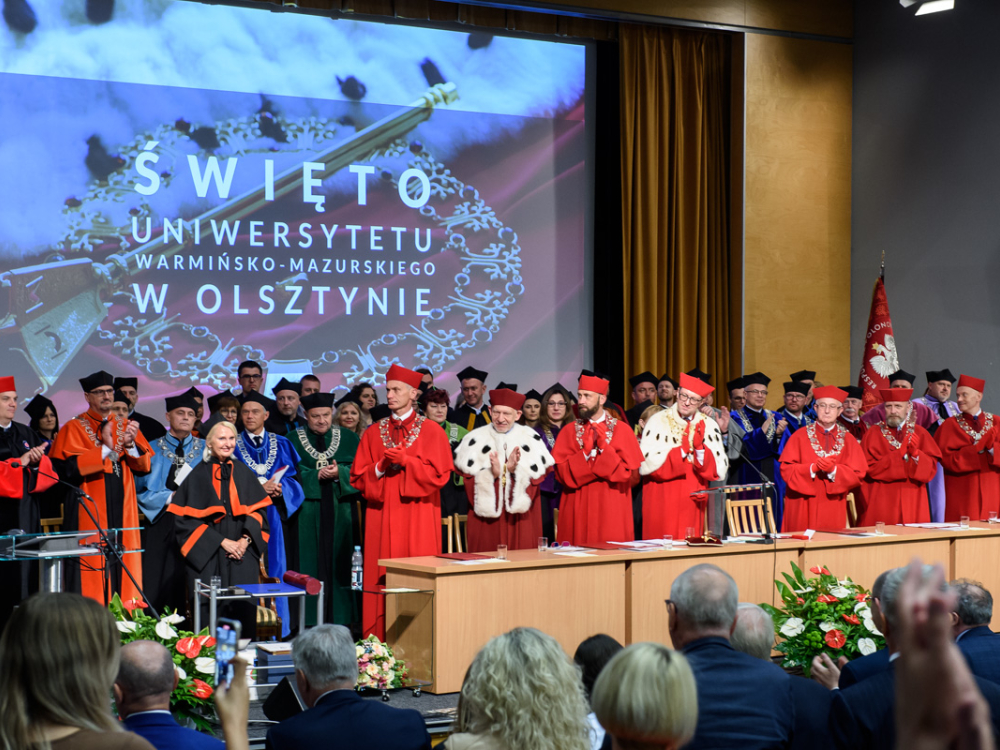 Święto UWM 2023: Prof. Maria Siemionow, rektorzy i członkowie Senatu