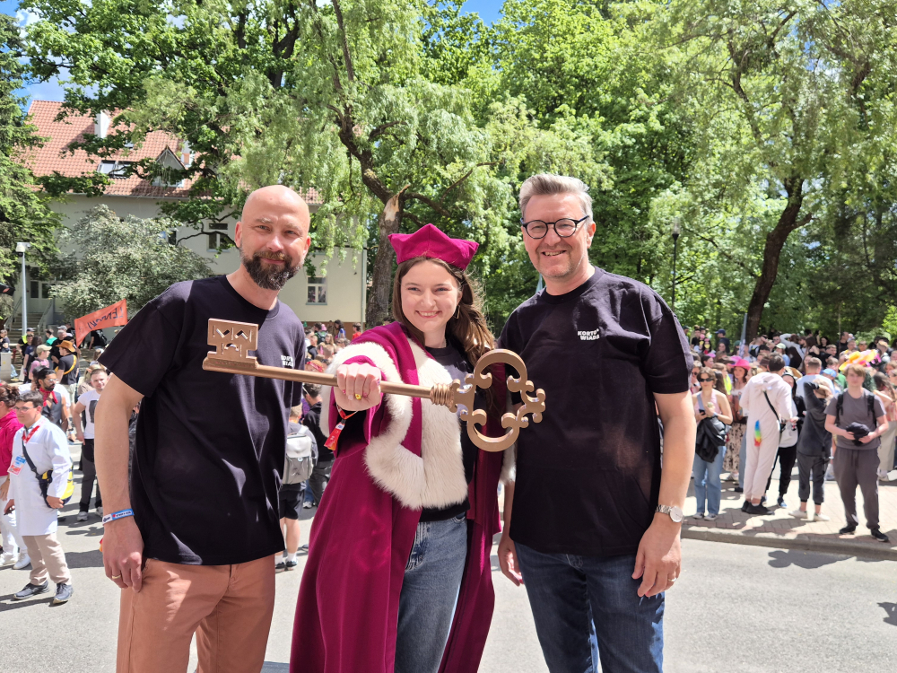 Prof. Sławomir Przybyliński, Iwona Pająk i prof. Jerzy Przyborowski podczas przekazania władzy