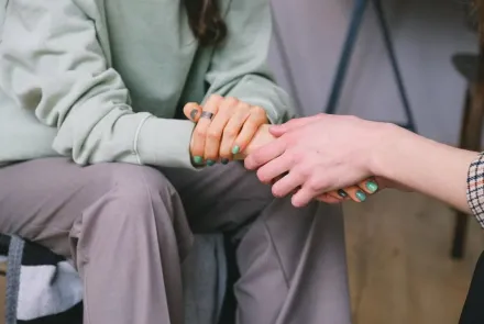 Dr Bożena Chrostowska z UWM mówi o tym, jak pomagać świadomie i mądrze