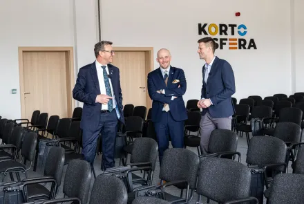 Kortosfera coraz bardziej gotowa na otwarcie