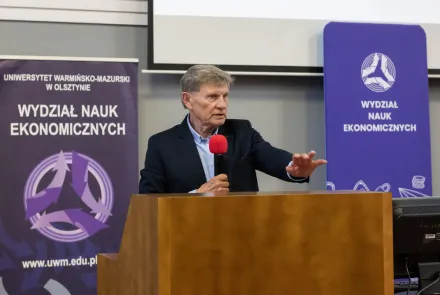 Prof. Balcerowicz na UWM o ustrojach państw