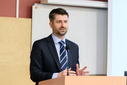 Krzysztof Śmiszek na UWM z wykładem o prawach człowieka