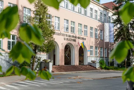 Trwają negocjacje w sprawie podwyżek na UWM