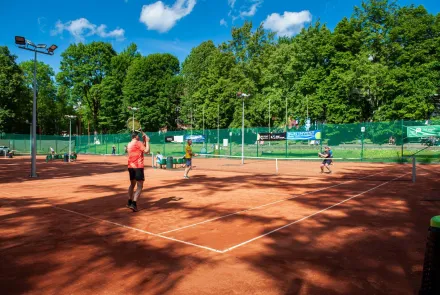 Kortowo pełne sportu: promocja dla tenisistów i darmowe treningi dla chętnych