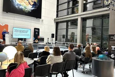 Spotkania z nauką: Prof. Alina Naruszewicz-Duchlińska opowiedziała o roastach