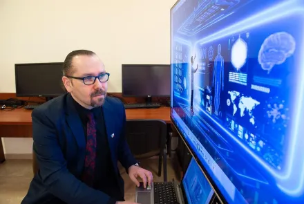 Dr Miłosz Babecki z UWM opowiadał o społecznym oddziaływaniu gier wideo 
