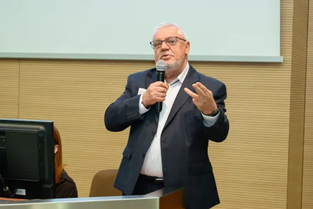 Naukowcy i pszczelarze dyskutowali na UWM