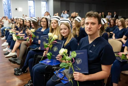 W służbie ludziom. Dyplomatorium Szkoły Zdrowia Publicznego