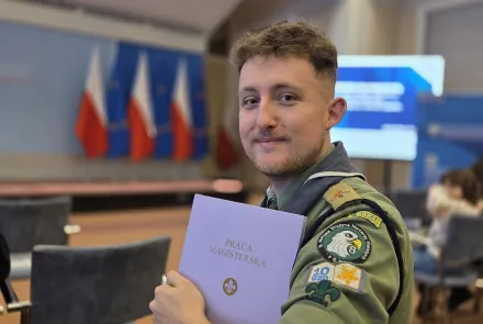 Absolwenci UWM: Dominik Rimaszauskas wyróżniony za pracę magisterską 