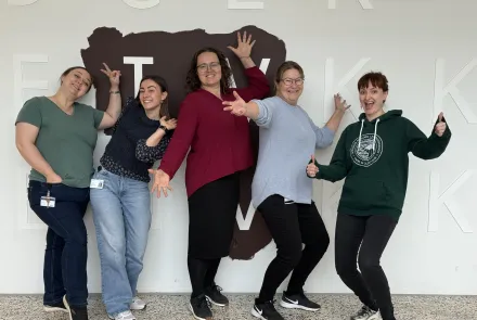 Badaczka z UWM badała wpływ mikroplastiku na nadnercza świń