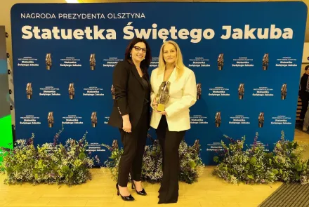 Szymon Piątkowski i KS AZS UWM Olsztyn ze Statuetkami św. Jakuba