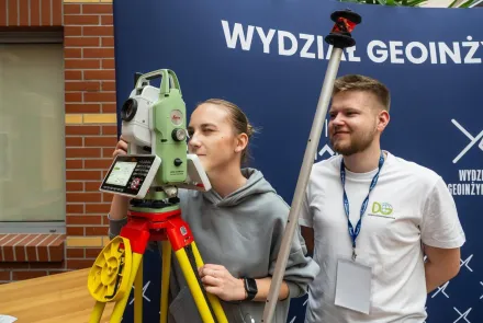 Zawód z przyszłością i możliwościami. Na UWM trwa Dzień Geoinformatyka   