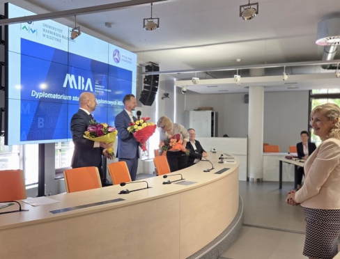 Wręczenie dyplomów ukończenia MBA 2025